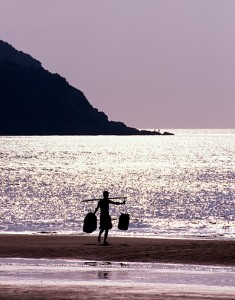 «Человек, несущий морскую воду» «Человек, несущий морскую воду»